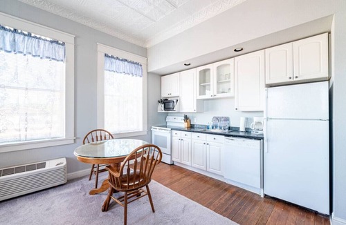 Eastland Apartment | The Dallas Apartment