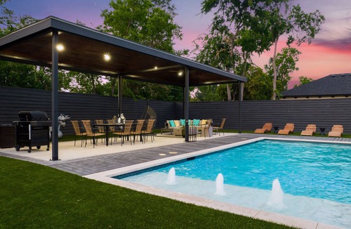 North Dallas House | THE DALLAS DREAM HOUSE - Ultra-Modern Villa & Pool