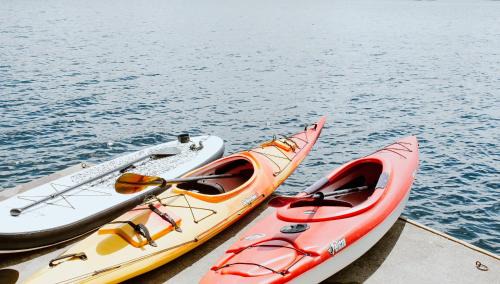 Lyndhurst House | The Dance Hall Cottage on Charleston Lake