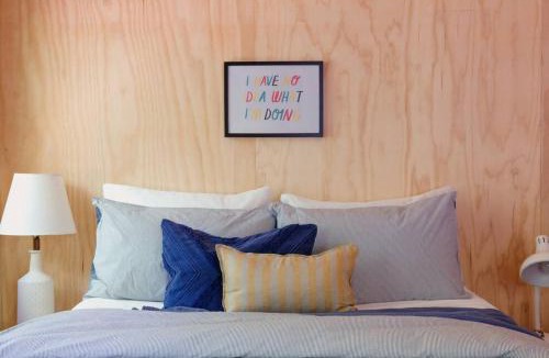 Lyndhurst House | The Dance Hall Cottage on Charleston Lake