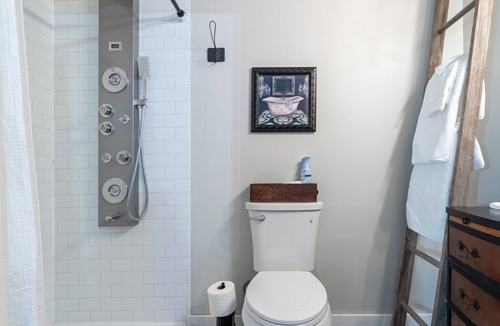 Marthasville Bed & Breakfast | The Daniel Boone Room -Marthasville,MO
