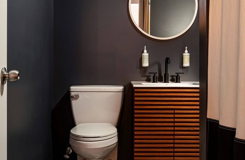 Beach Lake Hotel | THE DARBY