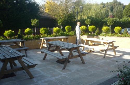 Cobham Hotel | The Darnley Arms