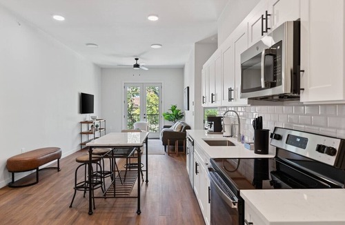 Fort Worth Apartment | The Dartmouth at Corbin: 1-Bedroom Modern Classic