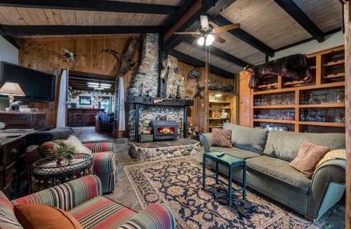 Placerville Hotel | The Davies Family Inn