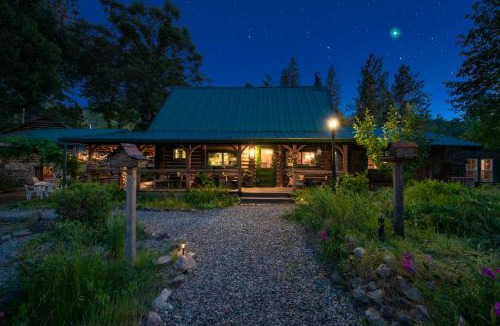 Placerville Hotel | The Davies Family Inn