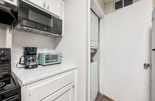 Huntsville Apartment | The Davis 412 I Spacious 1 Bed 1 Bath
