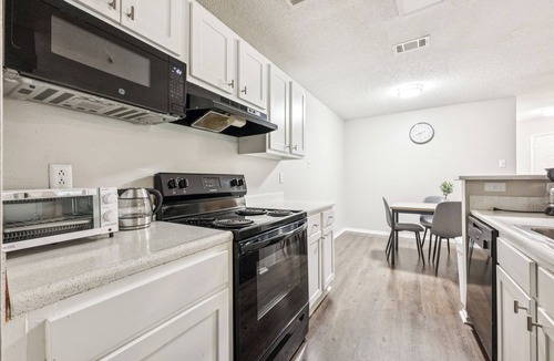 Huntsville Apartment | The Davis 916 I Comfy 2 Bed 2 Bath