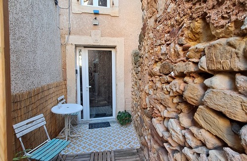 Cruzy House | The dead-end cottage