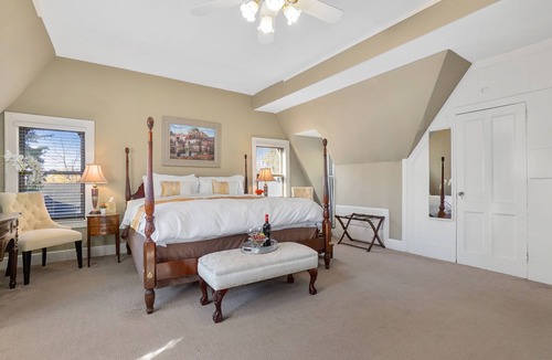 Summit House | The DeBary Inn
