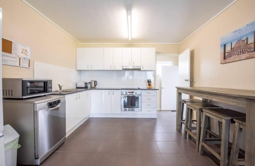 Grasstree Beach House | "The Deck" - Grasstree Beach Shacks