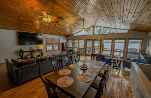 Hammond House | The Deck House on Black Lake