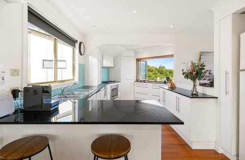 Smiths Beach House | The Deck House - sleeps 8