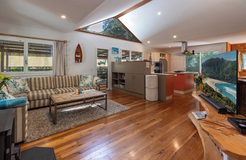 Elizabeth Beach House | The Deck - Private Oasis in rainforrest setting