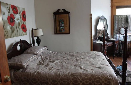 Towanda Bed & Breakfast | The Decker at Victorian Charm Inn