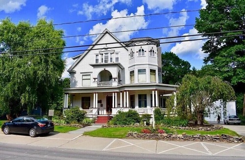 Towanda Bed & Breakfast | The Decker at Victorian Charm Inn