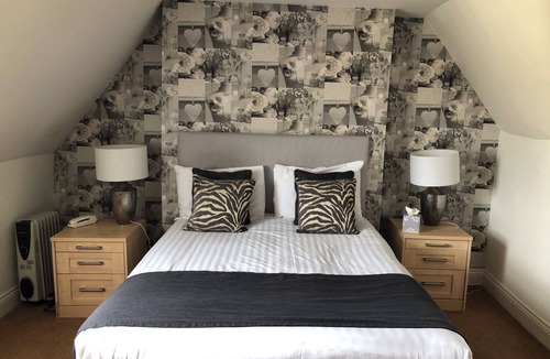 Market Deeping Hotel | The Deeping Stage