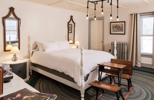 Elizabethtown Hotel | The Deers Head Inn