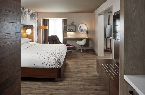 Pittsford Hotel | The Del Monte Lodge Renaissance Rochester Hotel & Spa