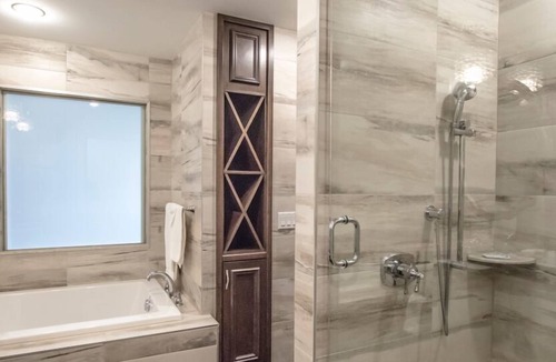 Bowmansville Hotel | The Delavan Hotel & Spa