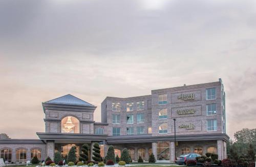 Bowmansville Hotel | The Delavan Hotel