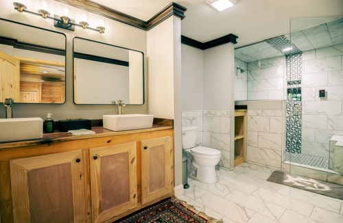 Philipp Cabin | The Delta Lodge - Greenwood, MS