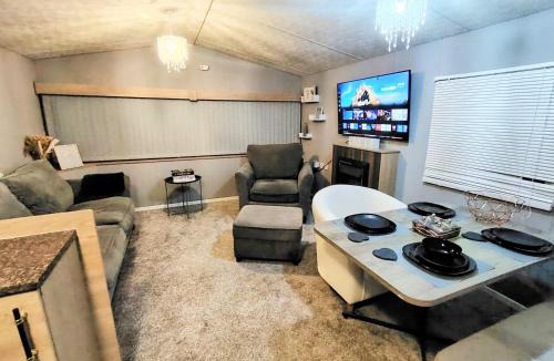 Leysdown-on-Sea Ski Chalet | The Delta Radiant