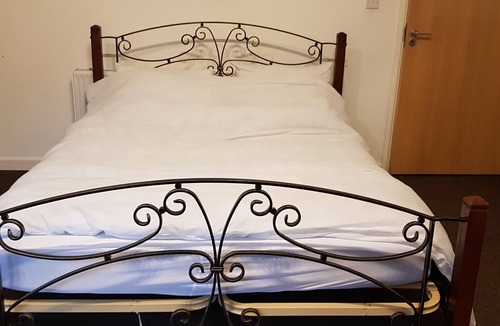 Bishop Auckland Cabin | The Den, Coves House