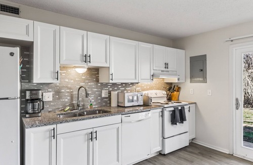Blue Springs Apartment | The Den: Delightful 2-Bedroom Retreat in Blue Springs