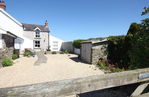 Llanybri Cottage | The Den