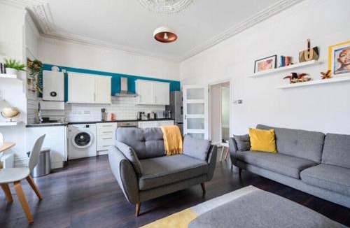 Croham Apartment | The Den