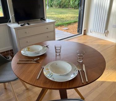 Scoulton Ski Chalet | The Den