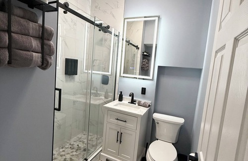 Lakeview Hotel | The Den Hotel