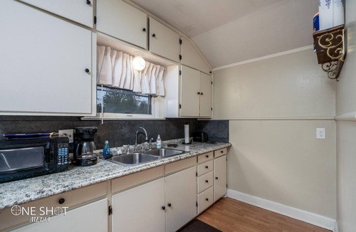 Sayles Blvd. Area Apartment | The Den in the heart of Abilene.