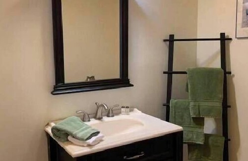 Langley Apartment | The Den- The Courtyard