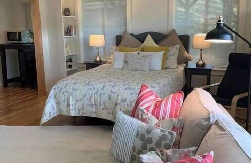 Langley Apartment | The Den- The Courtyard