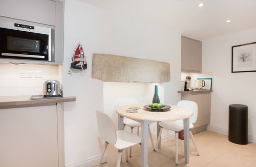 Bath Apartment | The Design Studio