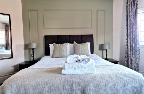 Hindhead Hotel | The Devil's Punchbowl Hotel