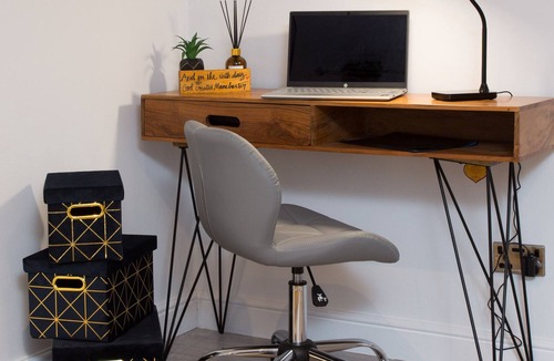 Broadheath House | The Devoke. Stylish 3 bed boutique property.