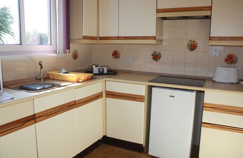 Exmouth Bed & Breakfast | The Devoncourt Resort