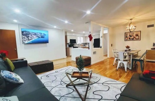 Jamaica Estates Apartment | The Devonshire/LVL1: LUX Xcape; subway@600 steps