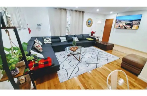 Jamaica Estates Apartment | The Devonshire/LVL2: LUX Xcape; subway@600 steps!