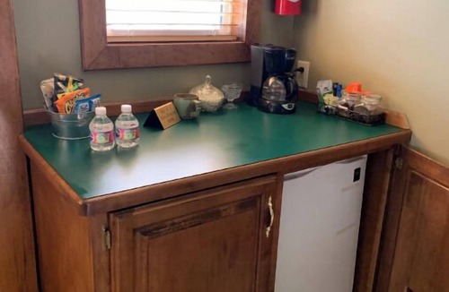 Marshfield Cabin | The Dickey House, Prairie Suite