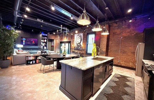 Lowertown Arts District Apartment | The Dim Light - Industrial Warehouse Condo