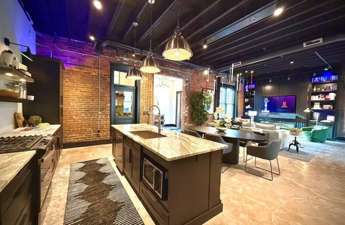 Lowertown Arts District Apartment | The Dim Light - Industrial Warehouse Condo