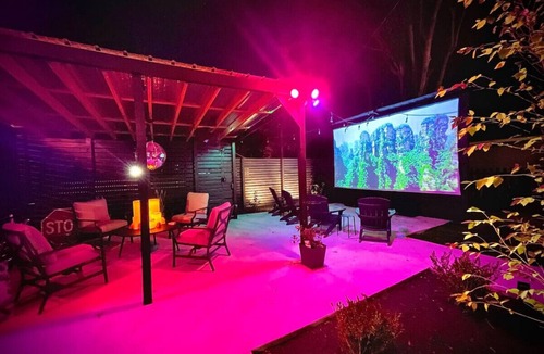 Paducah Condo | The Dim Light Lower Town with Outdoor Theater!