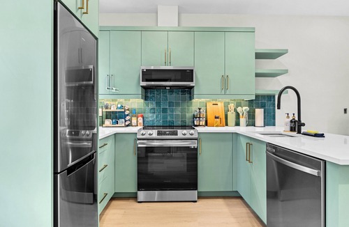 Fairfield Apartment | The Dior GuestHouse - 1BR - New Built - Wifi