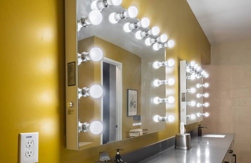 East Downtown Houston Apartment | The Disco Suite