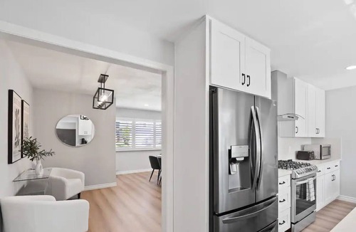 North Tustin House | The Disneyland Pool Villa