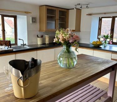 Angelbank House | The Dizzy Duck Stable Barn